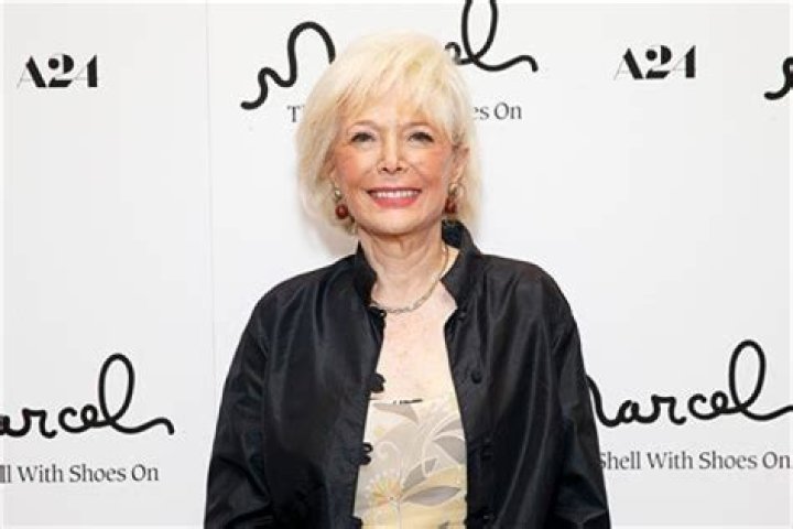 
Leslie Davis Height, Weight, Net Worth, Age, Birthday, Wikipedia, Who, Nationality, Biography 