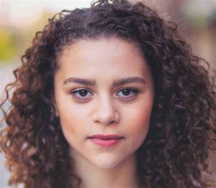 Lily Santiago Height, Weight, Net Worth, Age, Birthday, Wikipedia, Who, Nationality, Biography