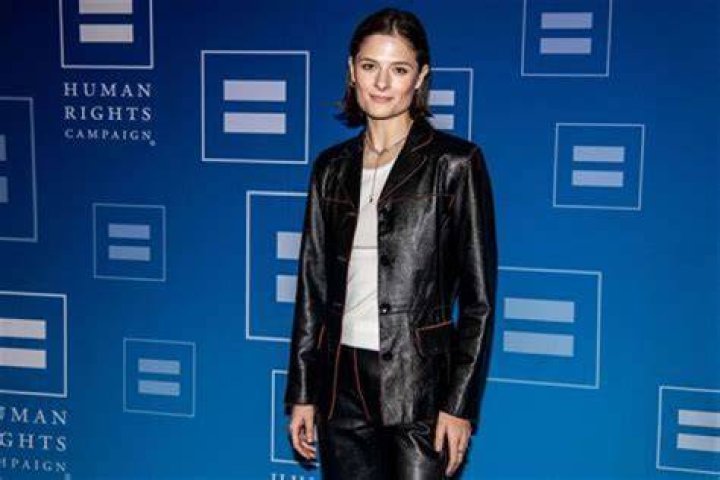 Louisa Teu Height, Weight, Net Worth, Age, Birthday, Wikipedia, Who, Nationality, Biography