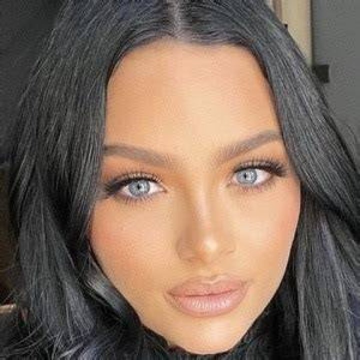 Mackenzie Hyatt - Age, Family, Bio