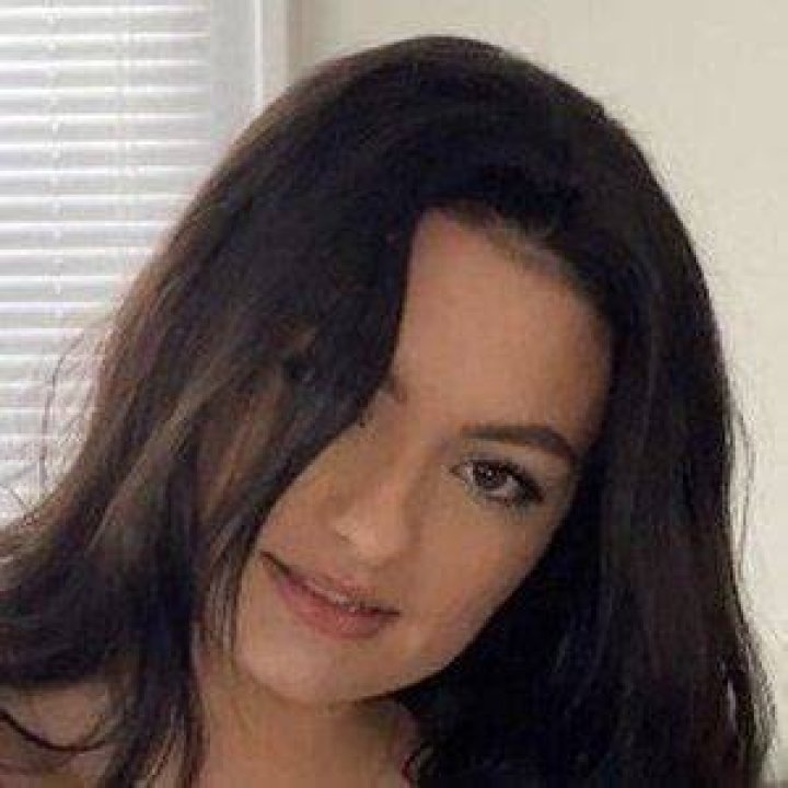 Mary Skinner - Age, Family, Bio