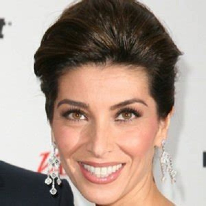 Mezhgan Hussainy - Age, Family, Bio