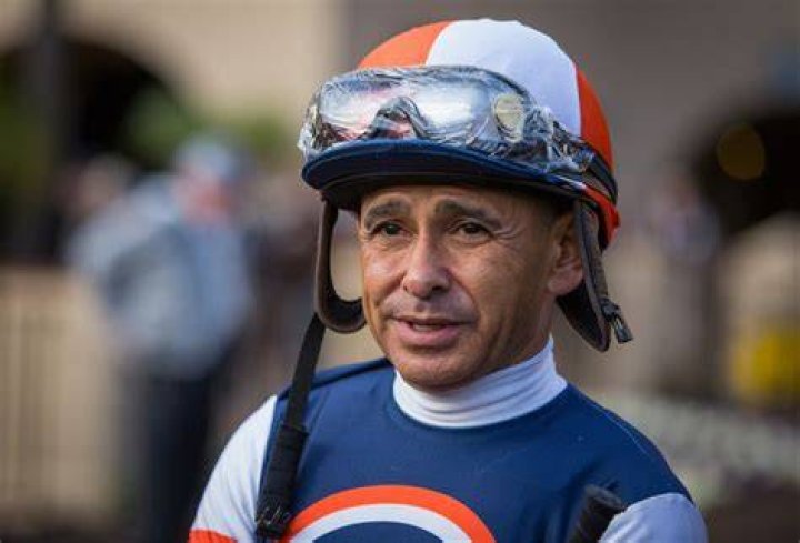 Mike E. Smith - Age, Family, Bio