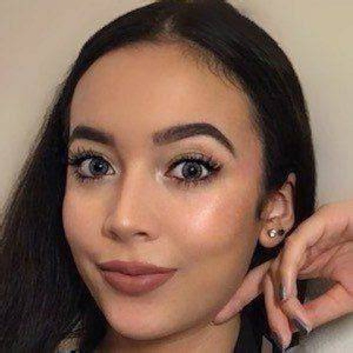 Monique Lynn - Age, Family, Bio