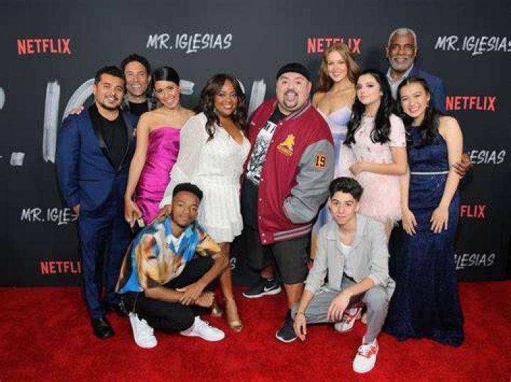 Mr. Iglesias - Cast, Ages, Trivia