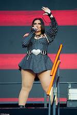 Nelly Furtado: Embracing Curves and Confidence