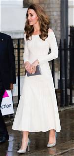 New Photo of Kate Middleton at Glittering Event Uncovers 2000 Stilettos