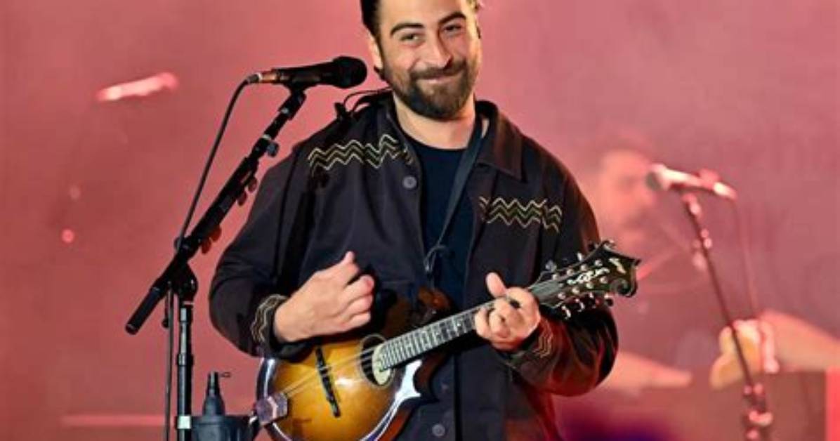 Noah Kahan: Unraveling the Mystery of His Dating Life
