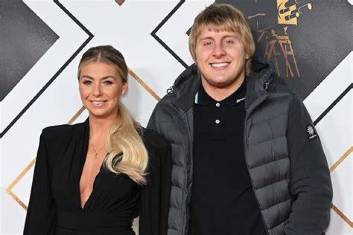 
Paddy Pimblett Wife Or Girlfriend 2022 – Is He Married To Laura Pimblett? Children Revealed 