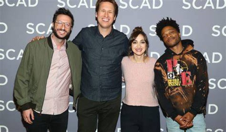 Pete Holmes Height, Weight, Net Worth, Age, Birthday, Wikipedia, Who, Nationality, Biography
