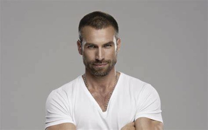 Rafael Amaya’s Dating Status : Rafael Amaya’s previous relationship