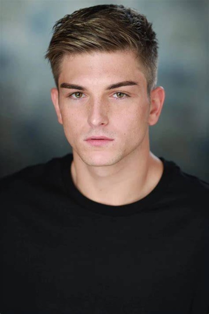 Richard Wisker Weight, Height, Net Worth, Age, Birthday, Wikipedia, Who, Instagram, Biography