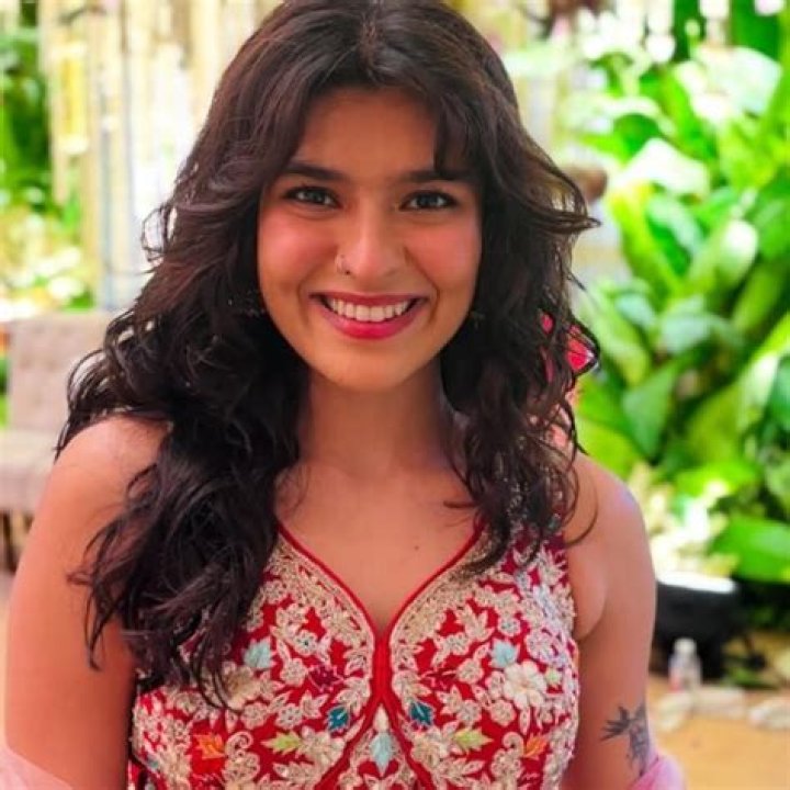 
Sakshi Bhanushali Height, Weight, Net Worth, Age, Wiki, Who, Instagram, Biography 