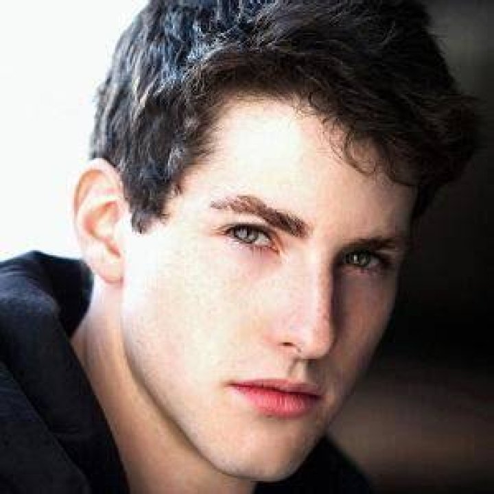 Sean Flynn - Age, Family, Bio