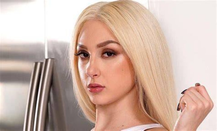 Skylar James - Age, Family, Bio