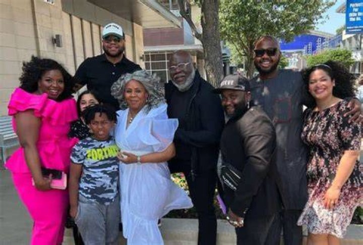 T.D. Jakes - Age, Family, Bio