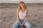 Taylor Swift Hot: the Rise of a Pop Icon