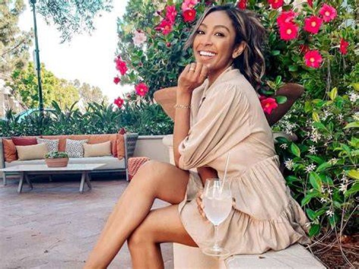 Tayshia Adams Height, Weight, Net Worth, Age, Birthday, Wikipedia, Who, Nationality, Biography