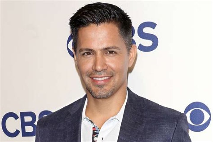 
Vladimir Hernandez Height, Weight, Net Worth, Age, Birthday, Wikipedia, Who, Nationality, Biography 
