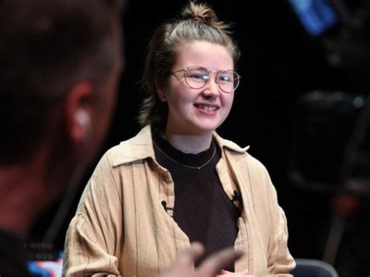 What Is Wrong With Jeopardy Winner Mattea Roach Teeth? Get To Know Her Age Instagram And Net Worth