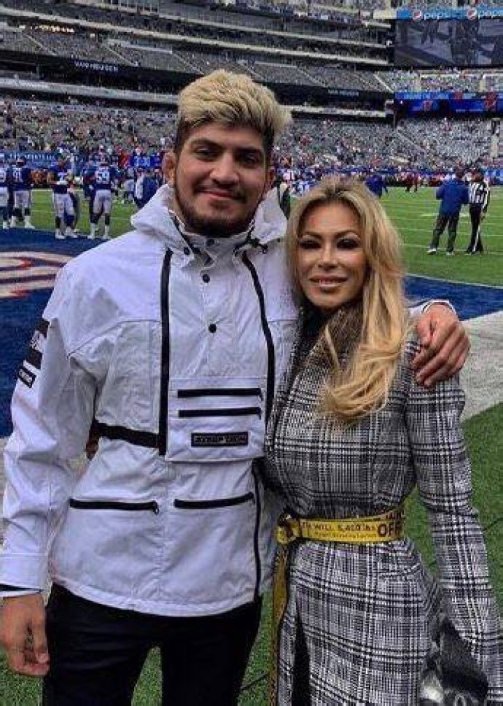 
Who are Dillon Daniss Parents? Dillon Danis Biography, Parents Name, Nationality and More 