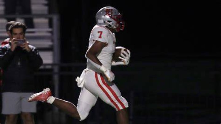 
Who is Amari Jefferson? Wide receiver commits to Alabama over Georgia and Tennessee 