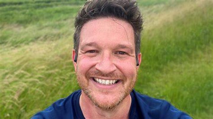 
Who is Ben Garrod Life Scientific Radio 4? Primatologist Wife and Twitter Bio 