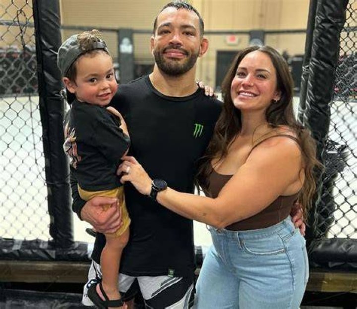 
Who Is Dan Ige Wife Savannah Ige? Details About The MMA Fighter’s Family 
