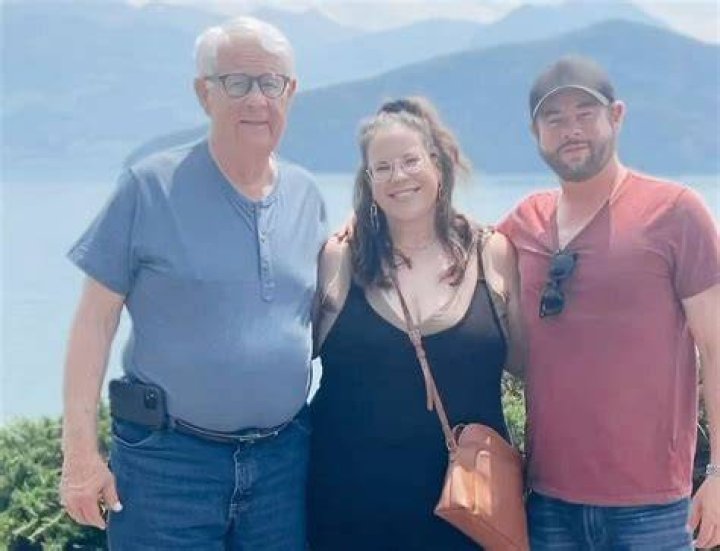 
Who Is Hunter Thore Whitney Thore Brother? Half Sister Angie And Family 