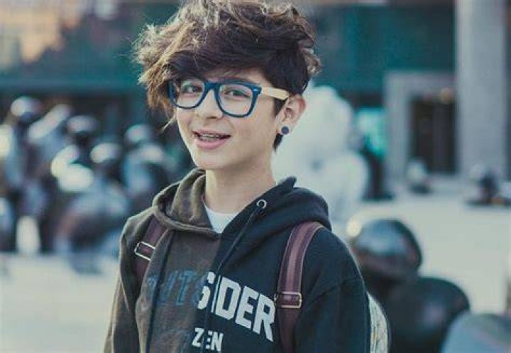 
Who Is Max Valenzuela Dating Now? Biografia Real Name And Photos Of TikTok Star 