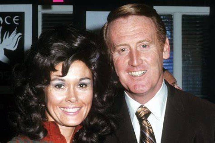 
Who Was Joan Crawford? Vin Scully First Wife And Their Children Details, Where Is She Now? 
