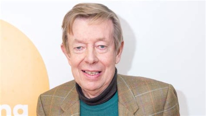 
Why Is Going For Gold Presenter Henry Kelly In Wheelchair? Illness Explained 