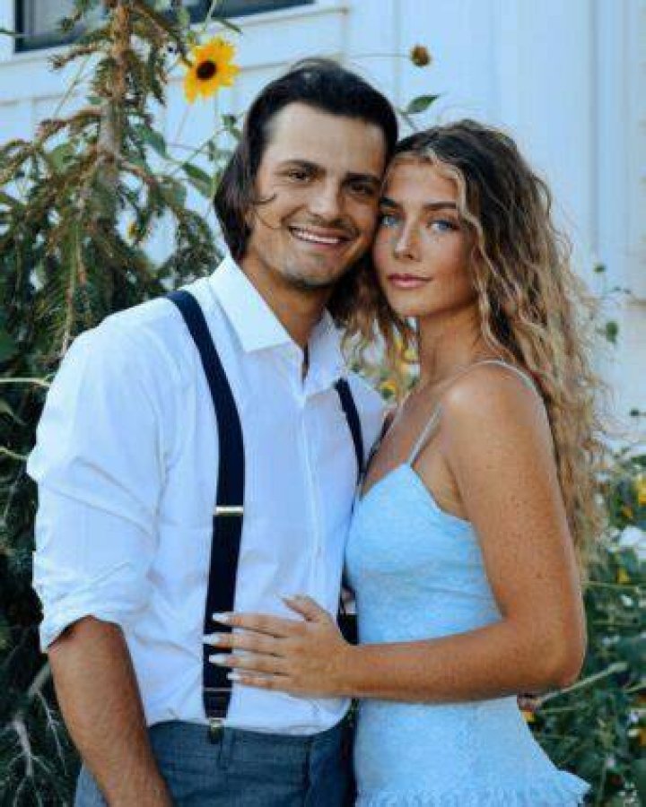 
YouTuber Matt Scharff And His Girlfriend Maddie Henderson Golf Challenge Became A Hit 