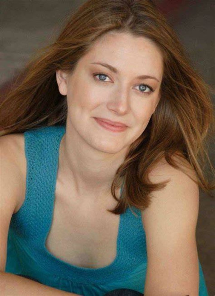 Zoe Perry Height, Weight, Net Worth, Age, Birthday, Wikipedia, Who, Nationality, Biography